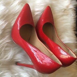 Shoe Republic LA Red pumps